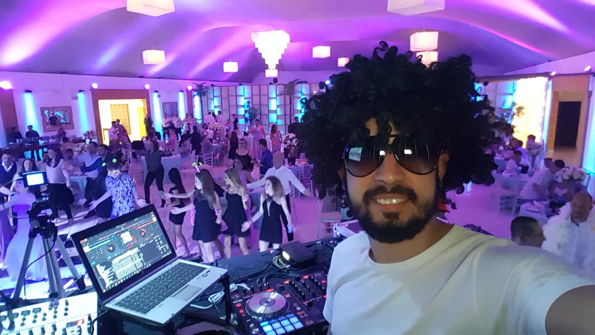 DJ Kmillu em ação