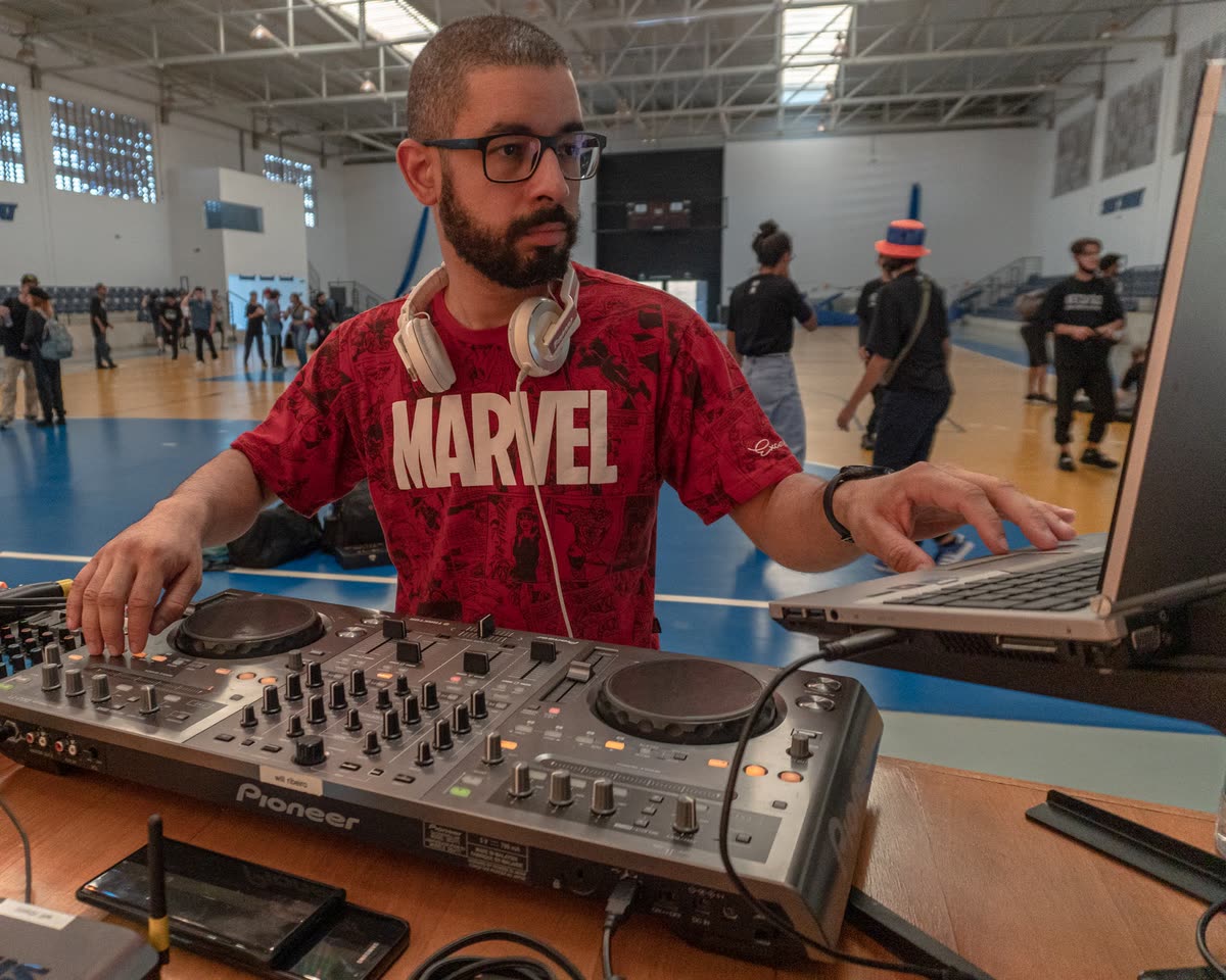 DJ Kmillu em ação